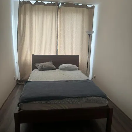 Prague, Luxurious Private In Flat Between Airport And City Center Πράγα